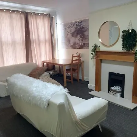 Apartment A Cosy Private Space- Free Wifi & Parking Leeds (West Yorkshire)